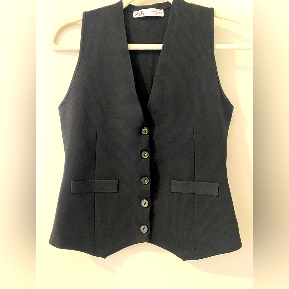 Zara black knit button up vest - Size Medium